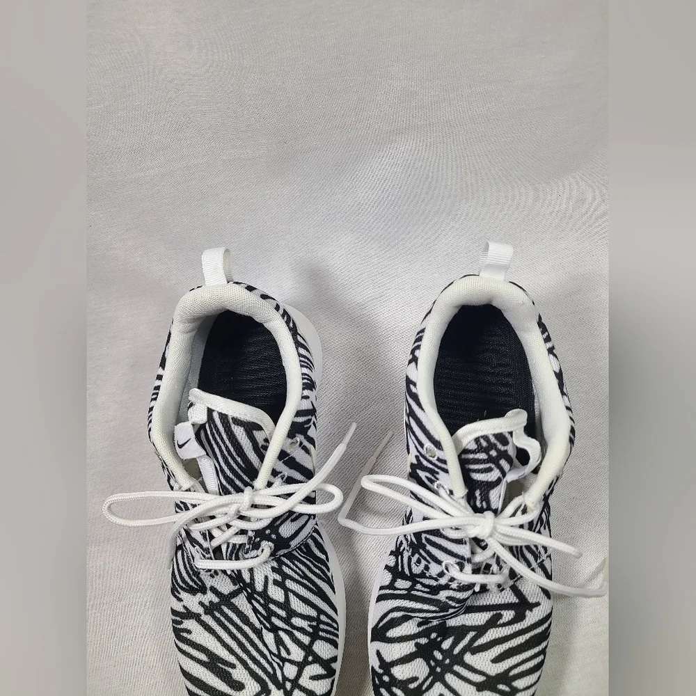 Nike Womens Roshe One 599432-110 Black Running Shoes Sneakers Size 6 - Picture 5 of 6